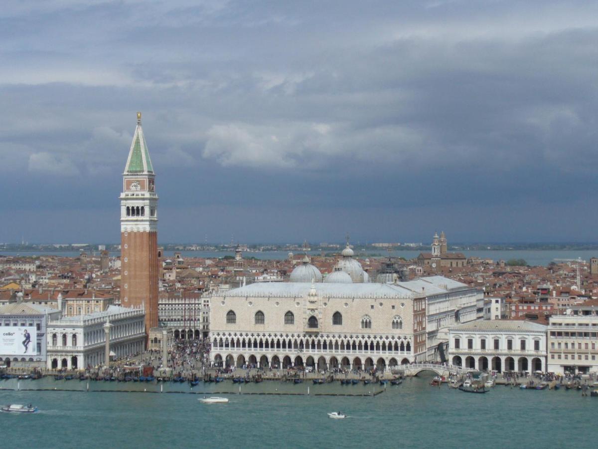 ונציה Raggio Di Sole Dietro Piazza San Marco מראה חיצוני תמונה