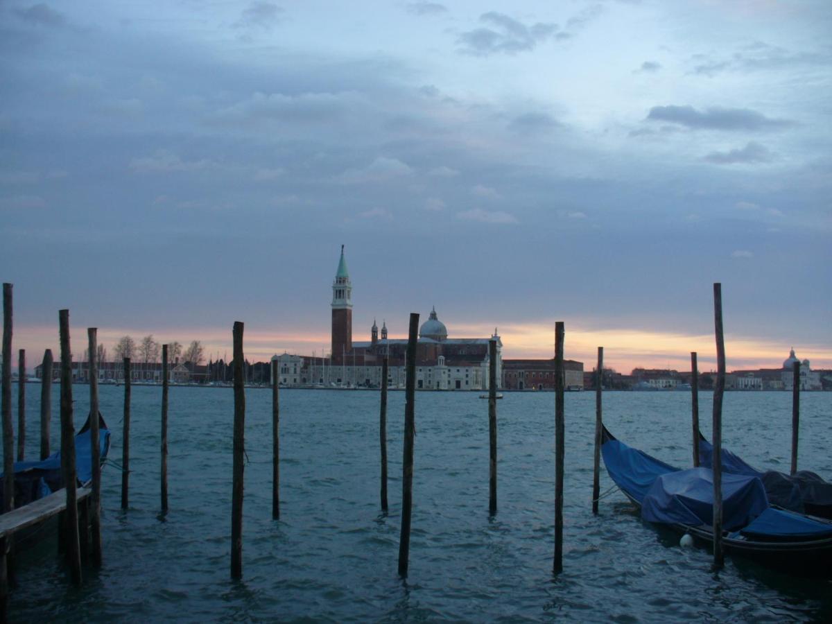ונציה Raggio Di Sole Dietro Piazza San Marco מראה חיצוני תמונה